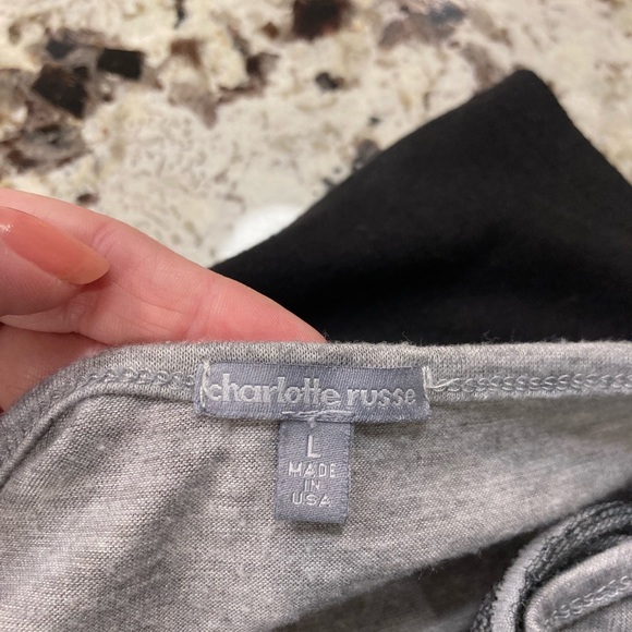 It has pockets!! Fun summer dress - Picture 3 of 3